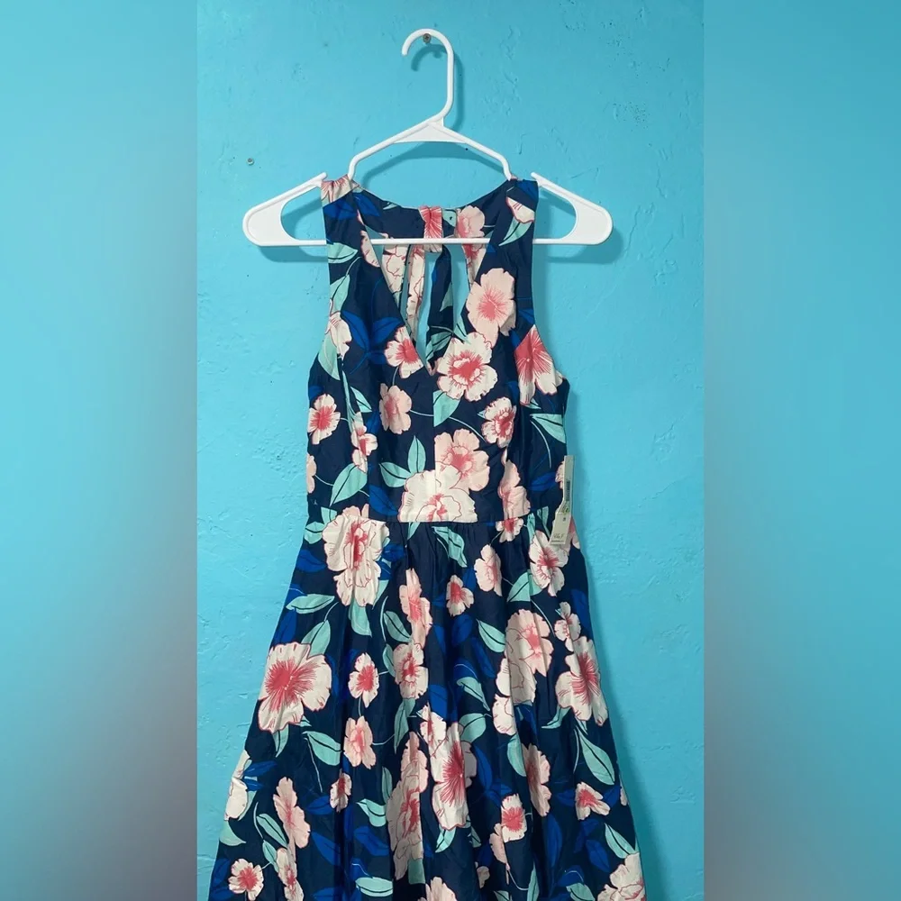 Eliza J Navy Floral Backless Dress size 4p - Picture 4 of 8
